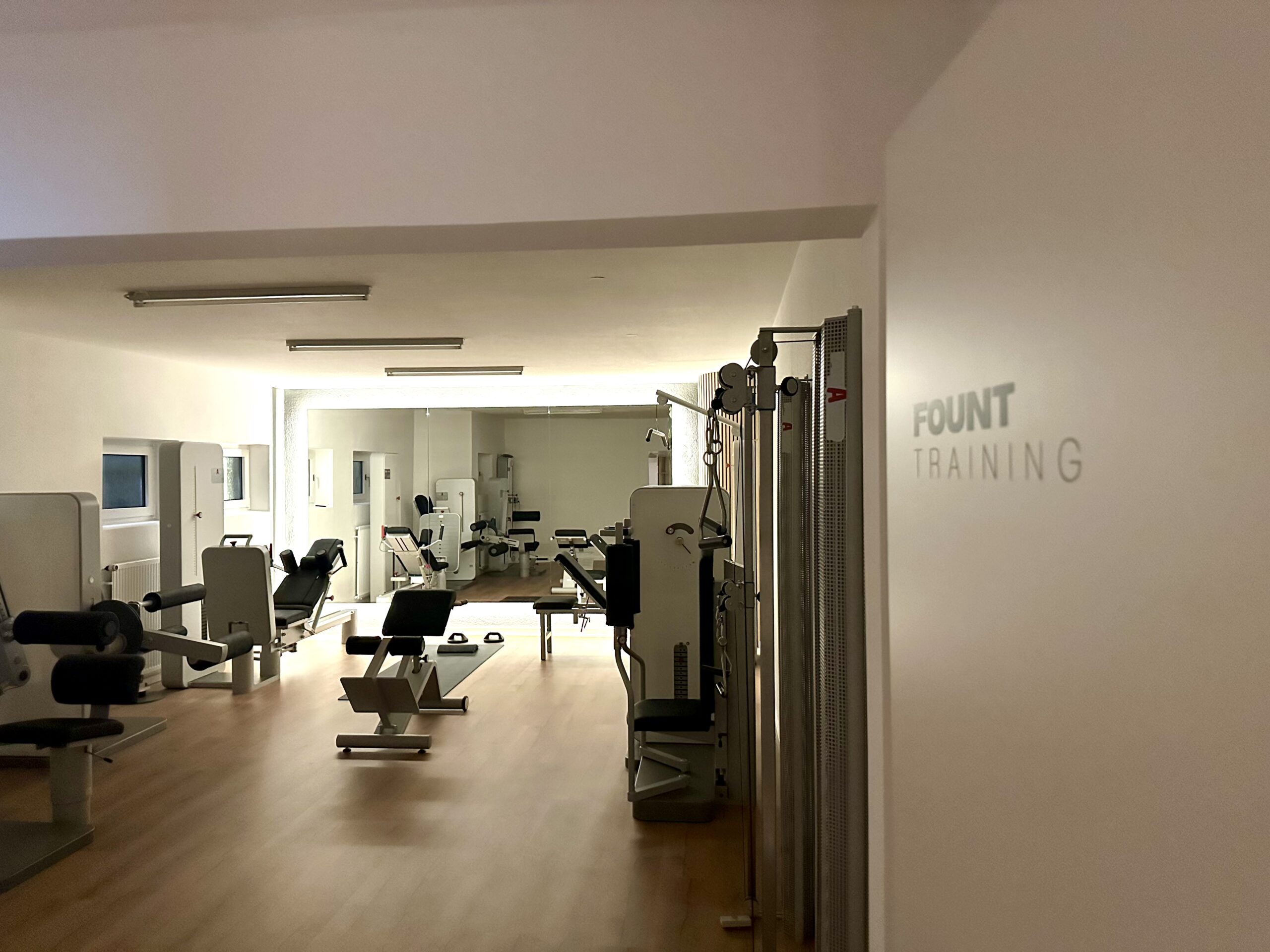 FOUNT Praxis Behandlungsraum